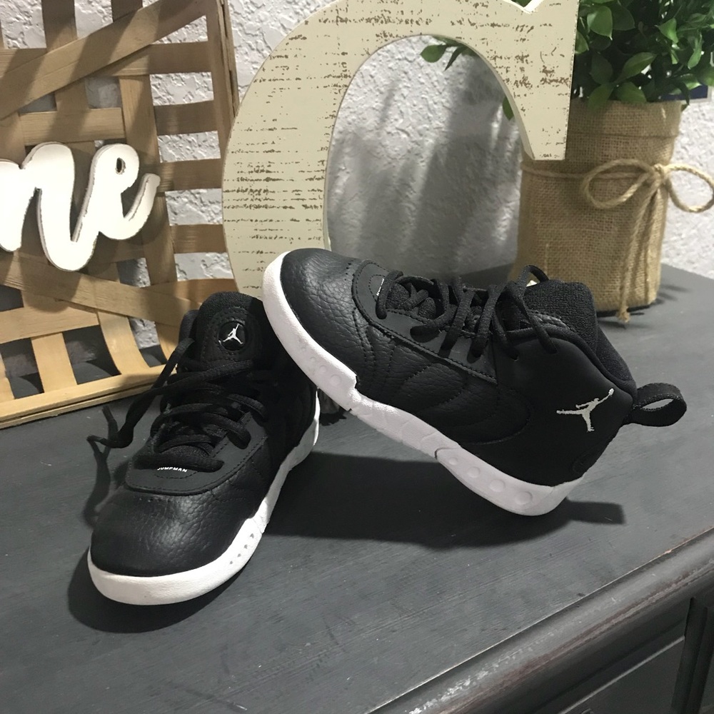 Toddler Jordan’s size 9